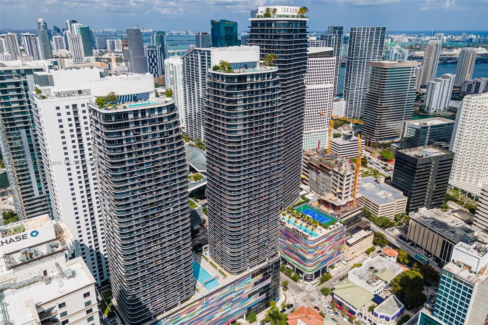 55 SW 9th St #1109, Miami FL 33130