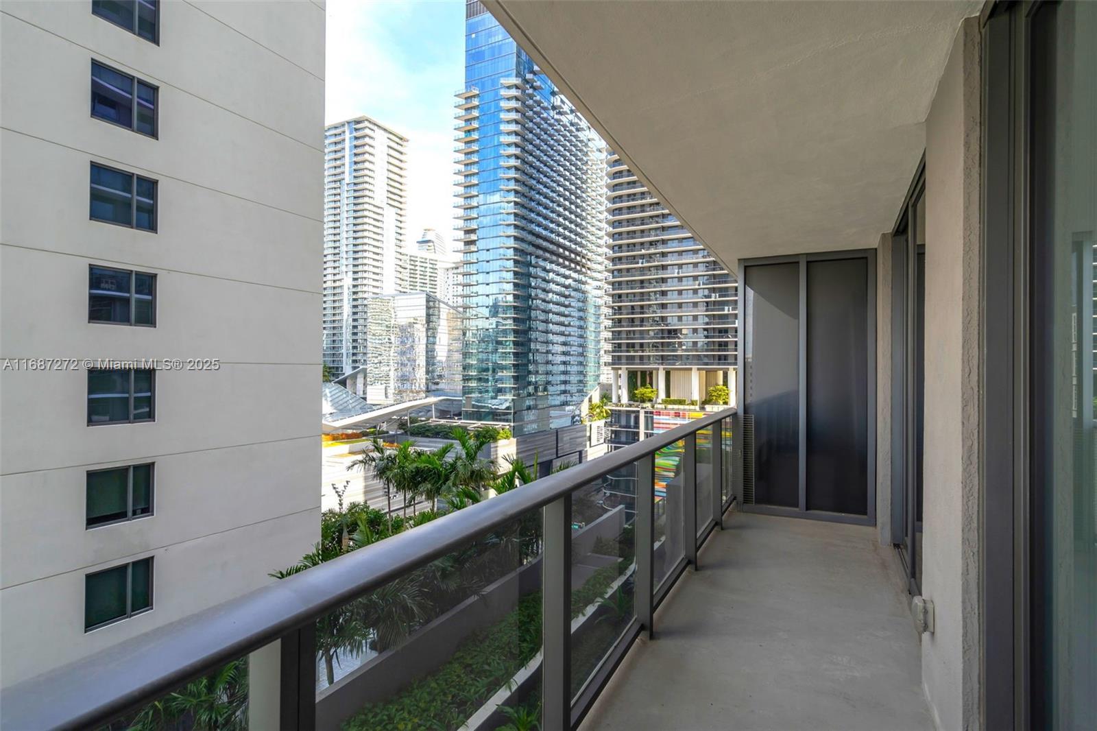 55 SW 9th St #1109, Miami FL 33130