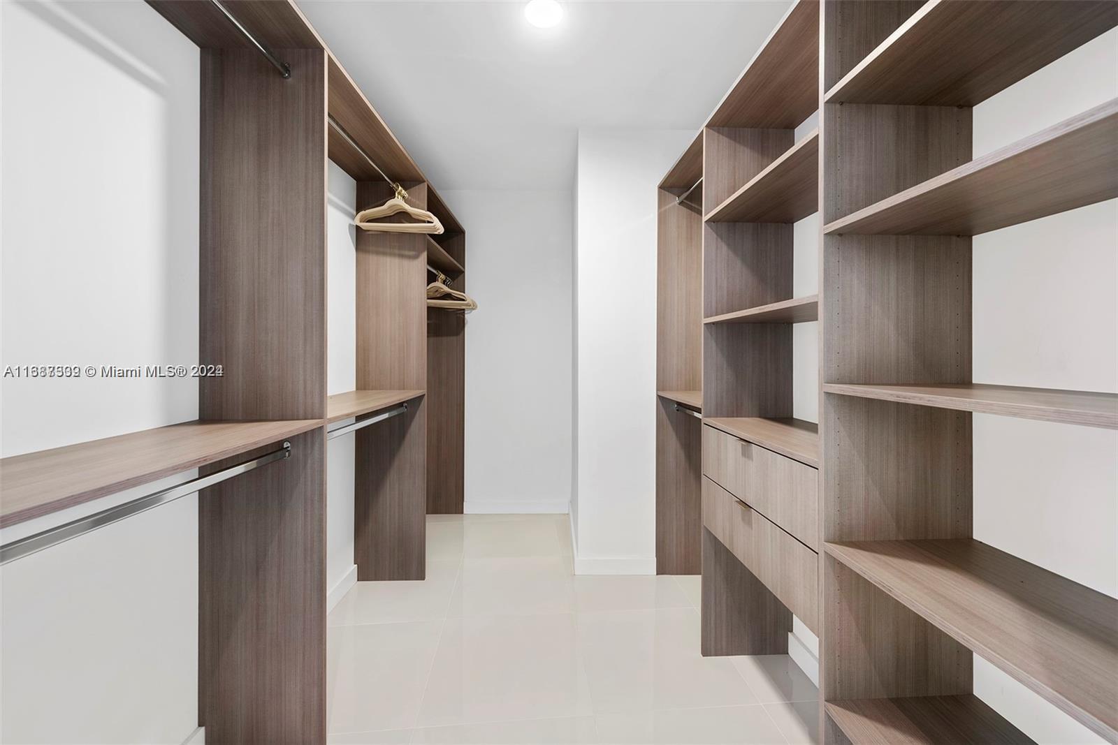851 NE 1st Ave #1712, Miami FL 33132