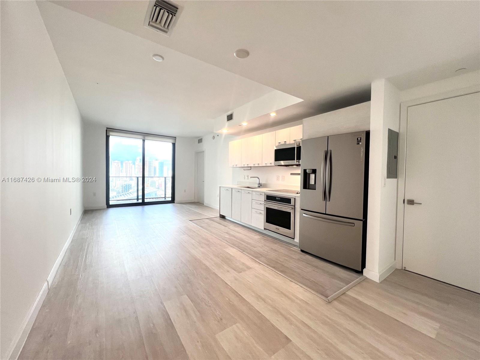 45 SW 9th St #2609, Miami FL 33130
