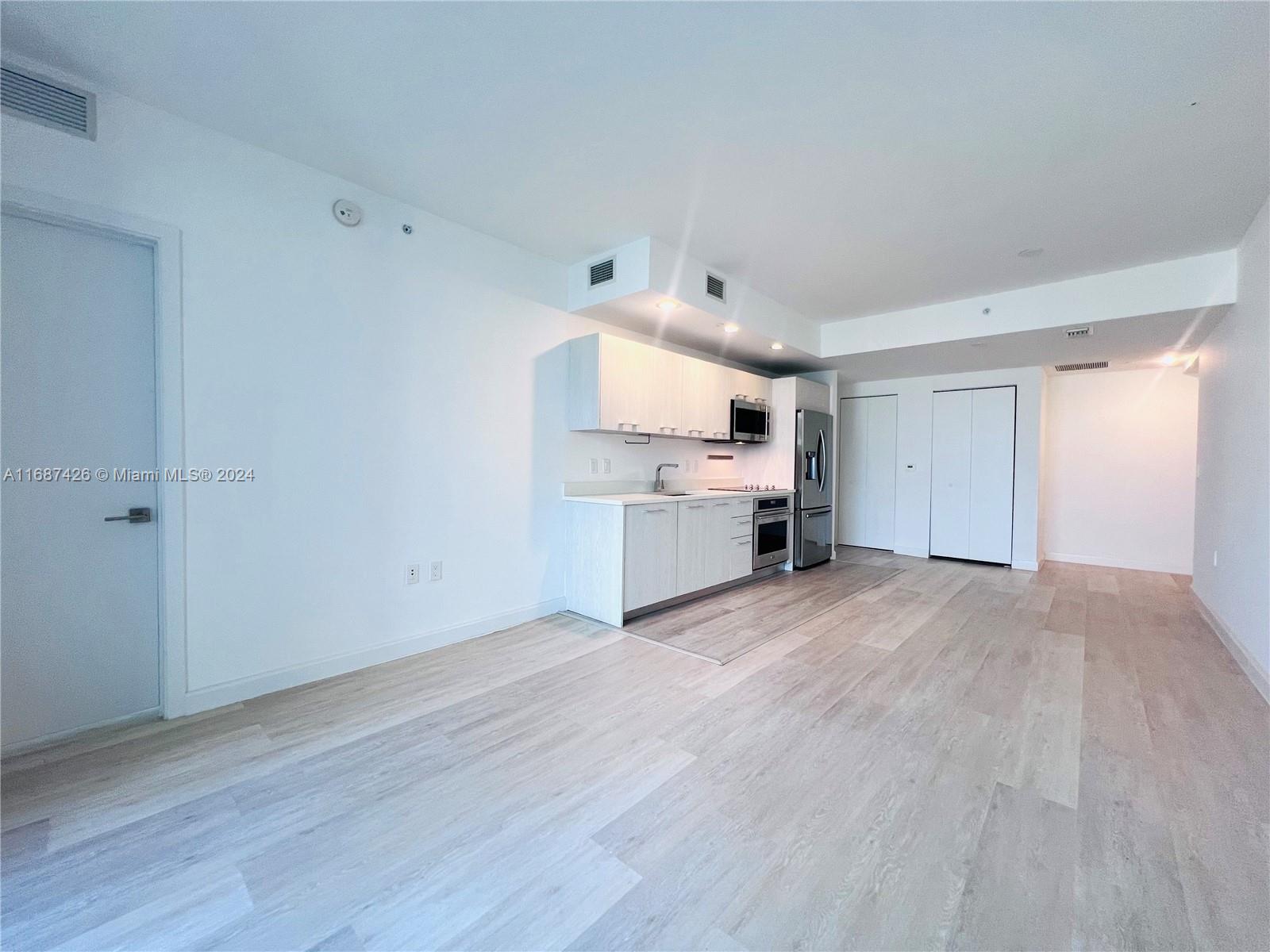 45 SW 9th St #2609, Miami FL 33130
