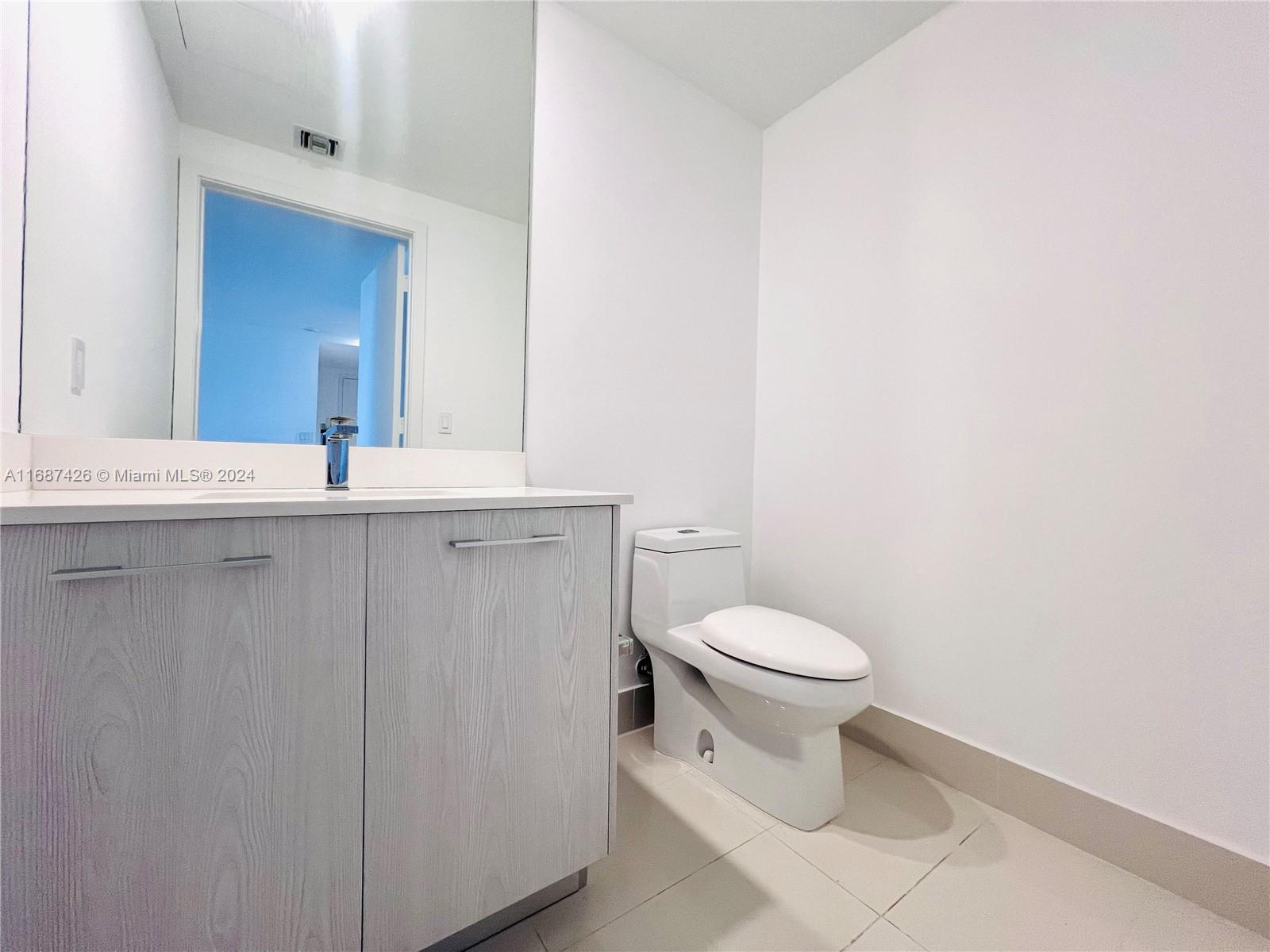45 SW 9th St #2609, Miami FL 33130
