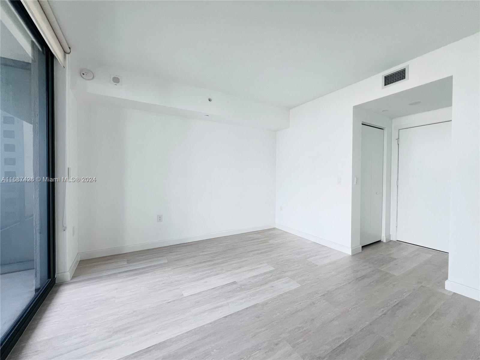 45 SW 9th St #2609, Miami FL 33130