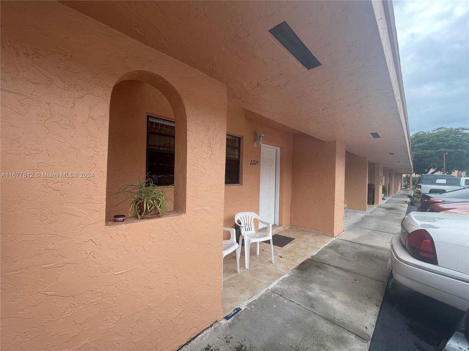 2224 W 53rd Pl #2224, Hialeah, Florida image 1