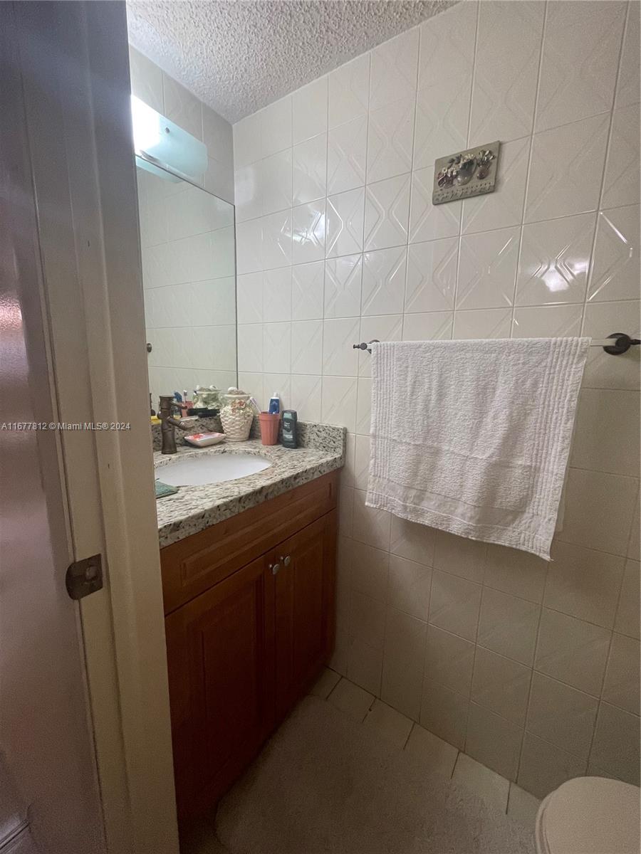 2224 W 53rd Pl #2224, Hialeah, Florida image 20