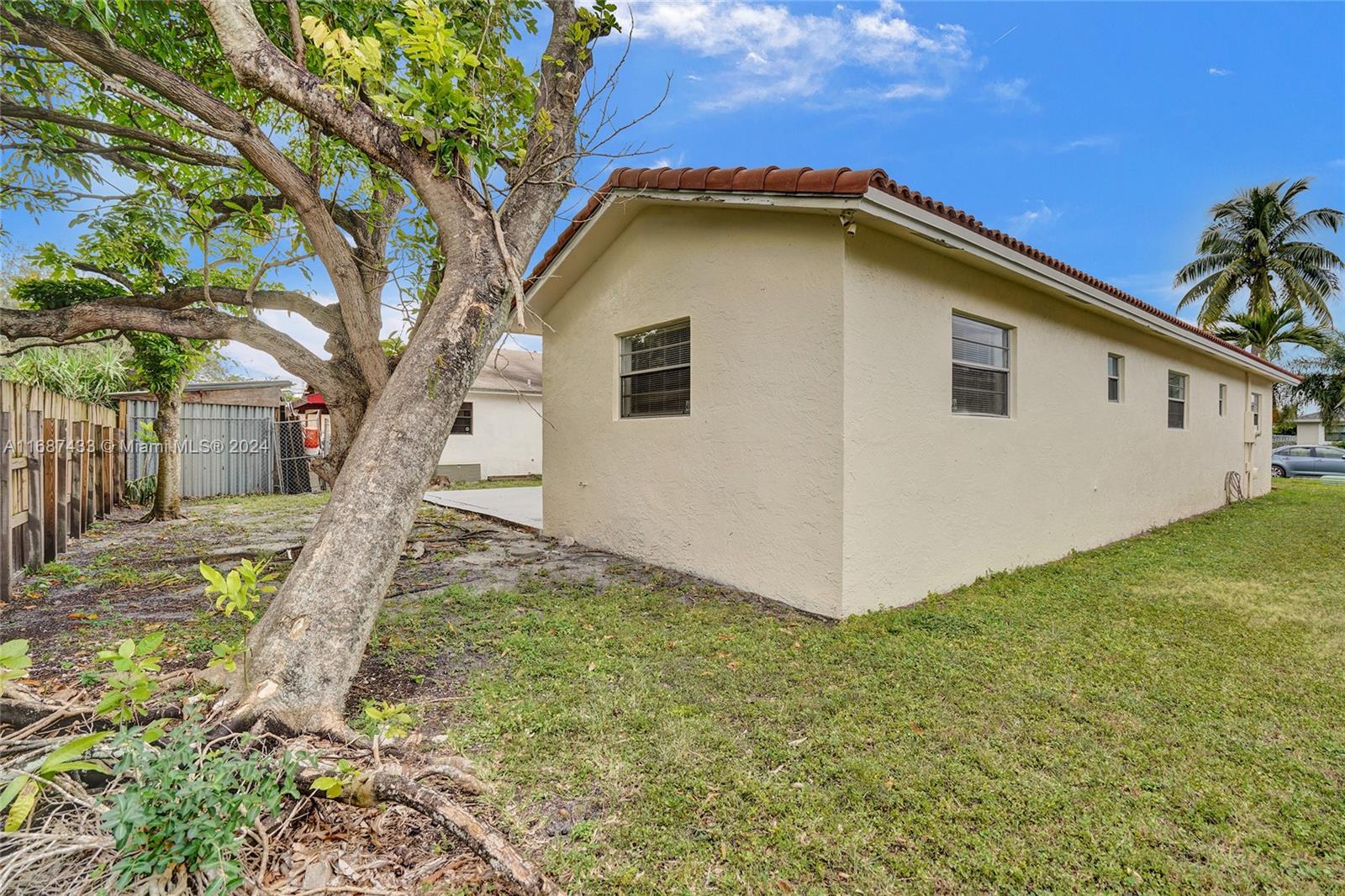 2516 Raleigh St, Hollywood, Florida image 19