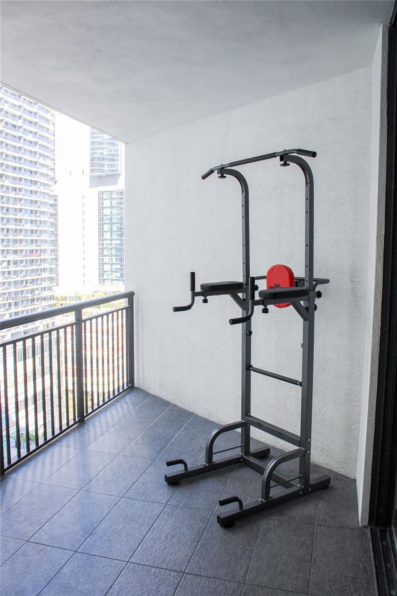 999 SW 1st Ave #2101, Miami FL 33130