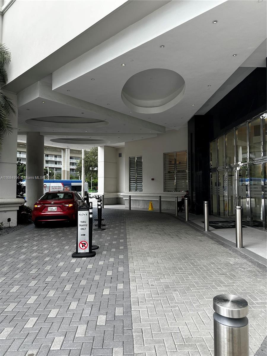 999 SW 1st Ave #2101, Miami FL 33130