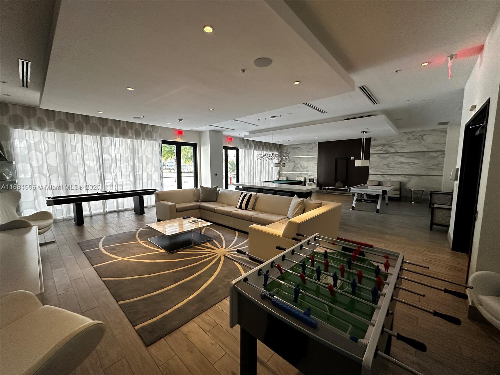 999 SW 1st Ave #2101, Miami FL 33130