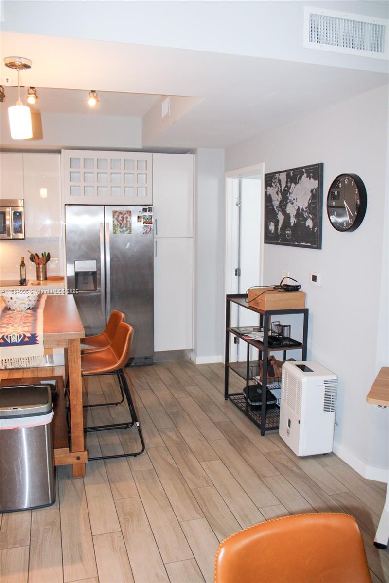 999 SW 1st Ave #2101, Miami FL 33130