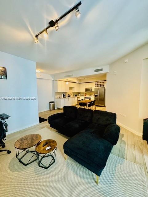999 SW 1st Ave #2101, Miami FL 33130