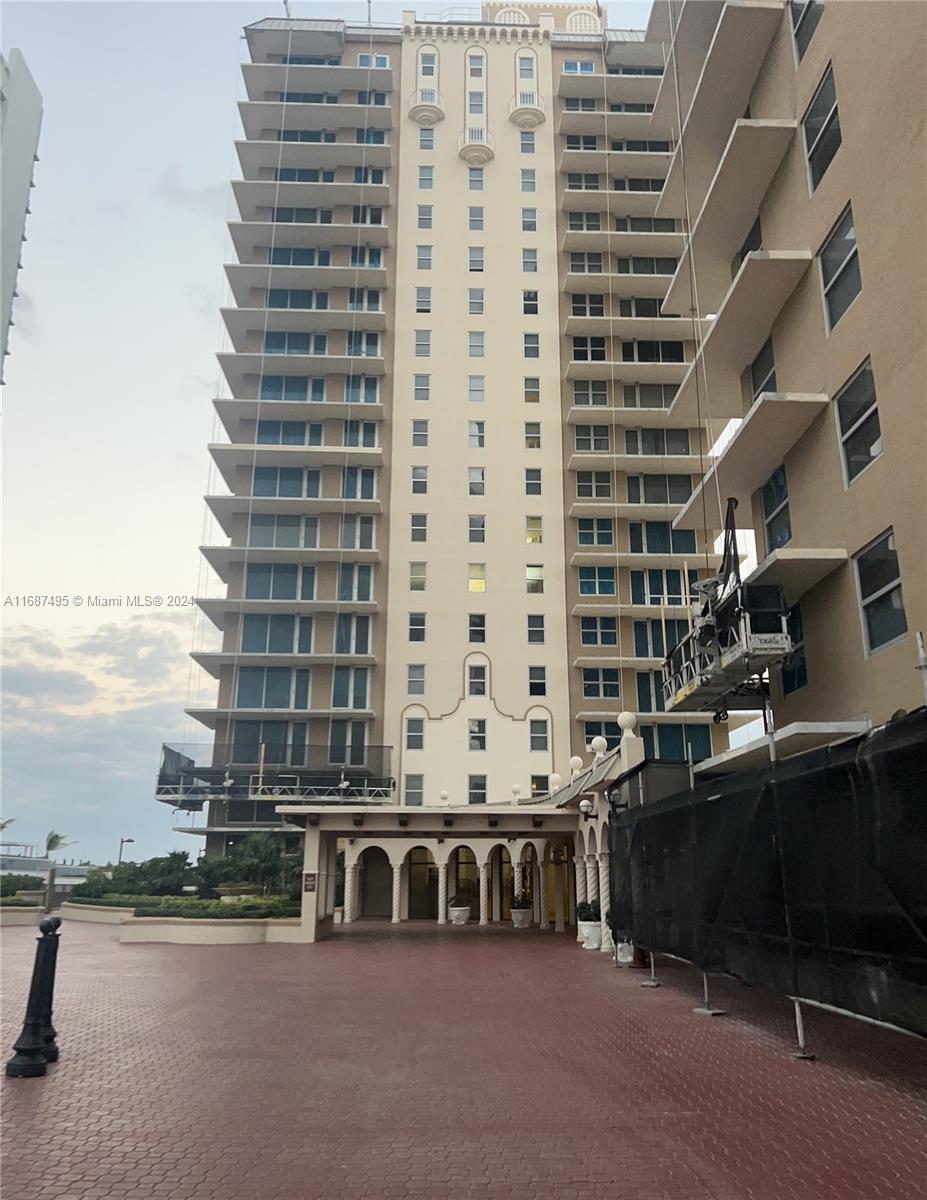 Condo for Sale in Hallandale Beach, FL