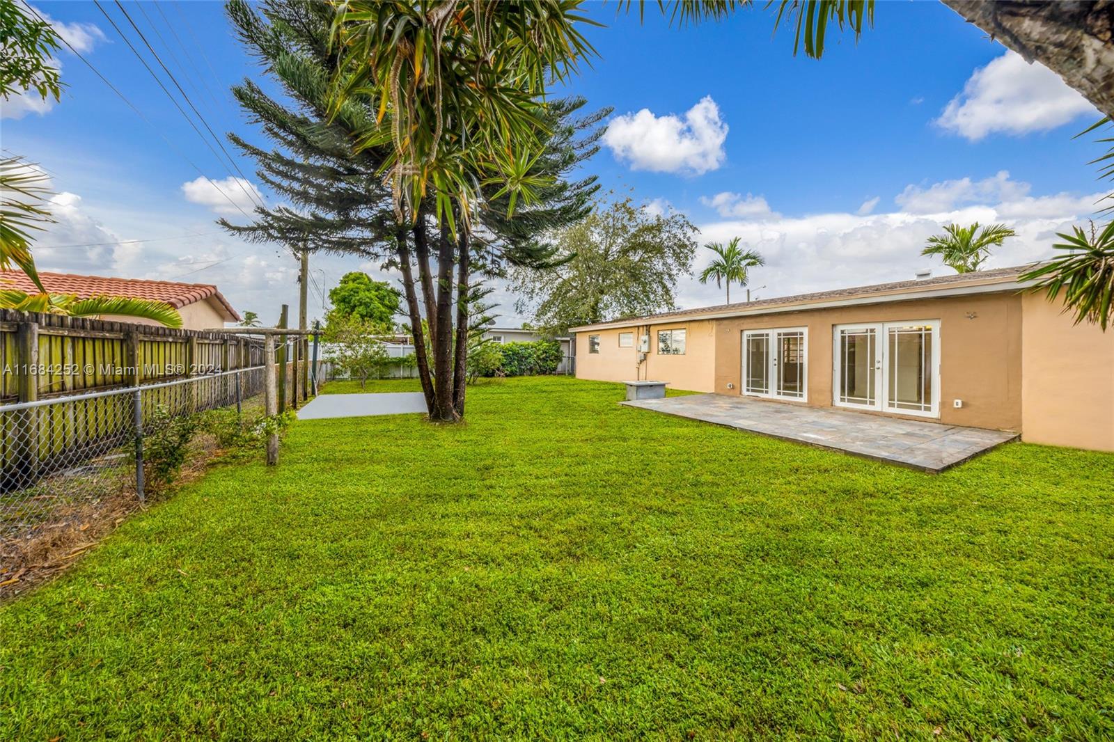 1445 W 5th Ln, Hialeah, Florida image 25