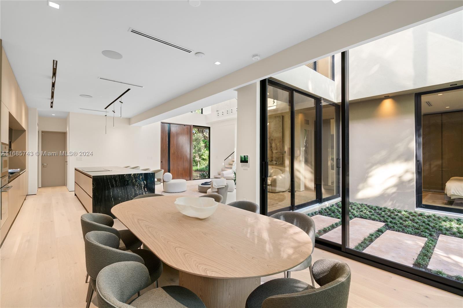 Listing Photo 16