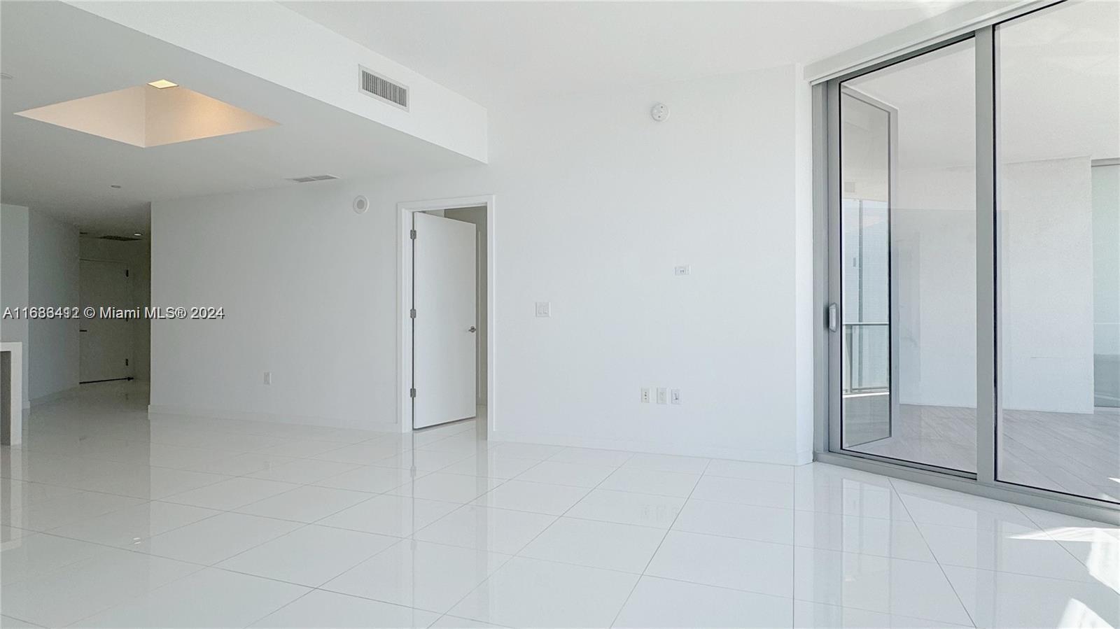 851 NE 1ST AV #3409, Miami FL 33132