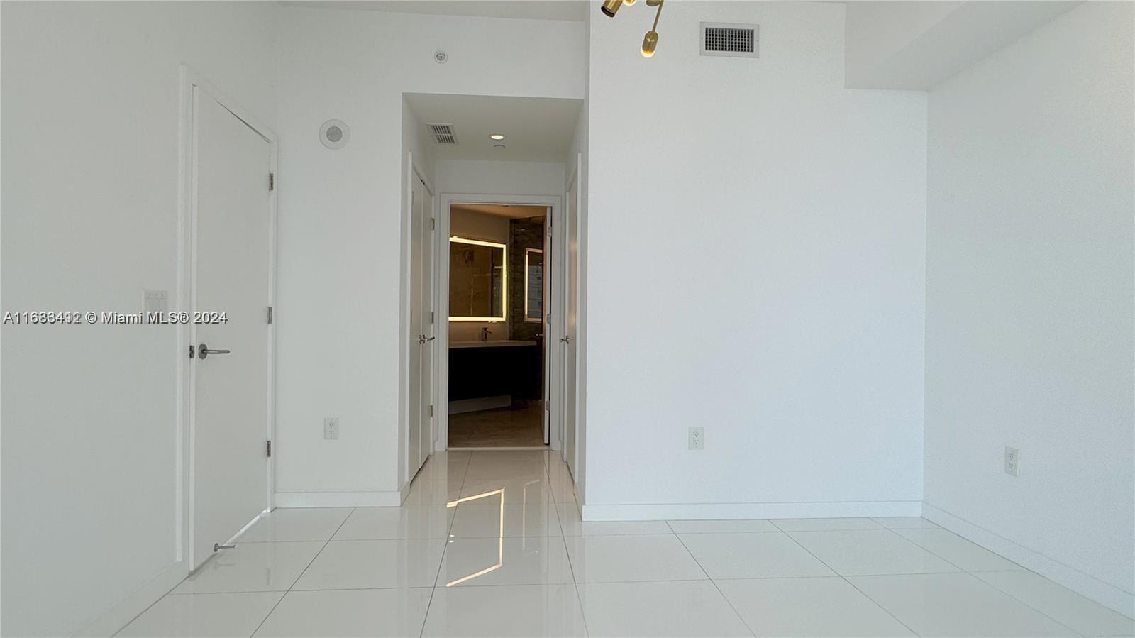 851 NE 1ST AV #3409, Miami FL 33132