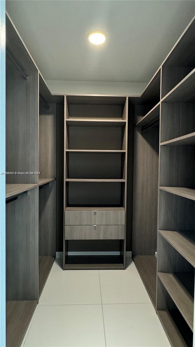 851 NE 1ST AV #3409, Miami FL 33132