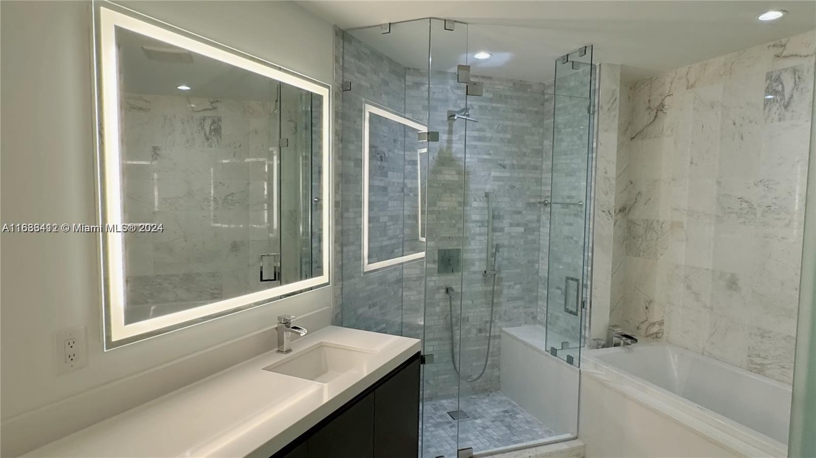 851 NE 1ST AV #3409, Miami FL 33132