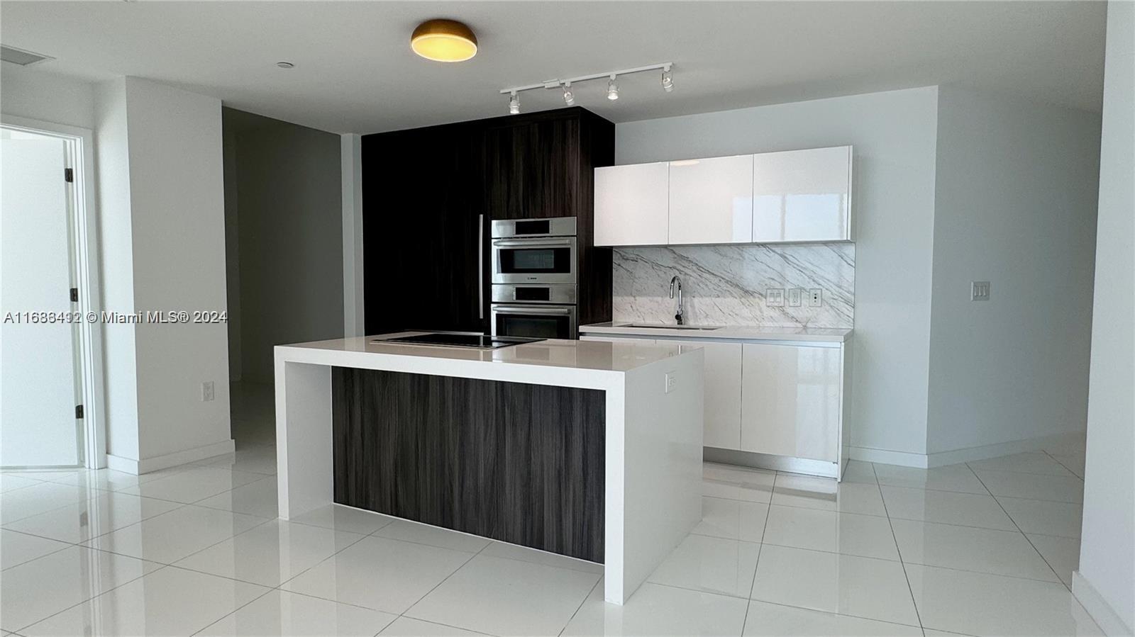 851 NE 1ST AV #3409, Miami FL 33132