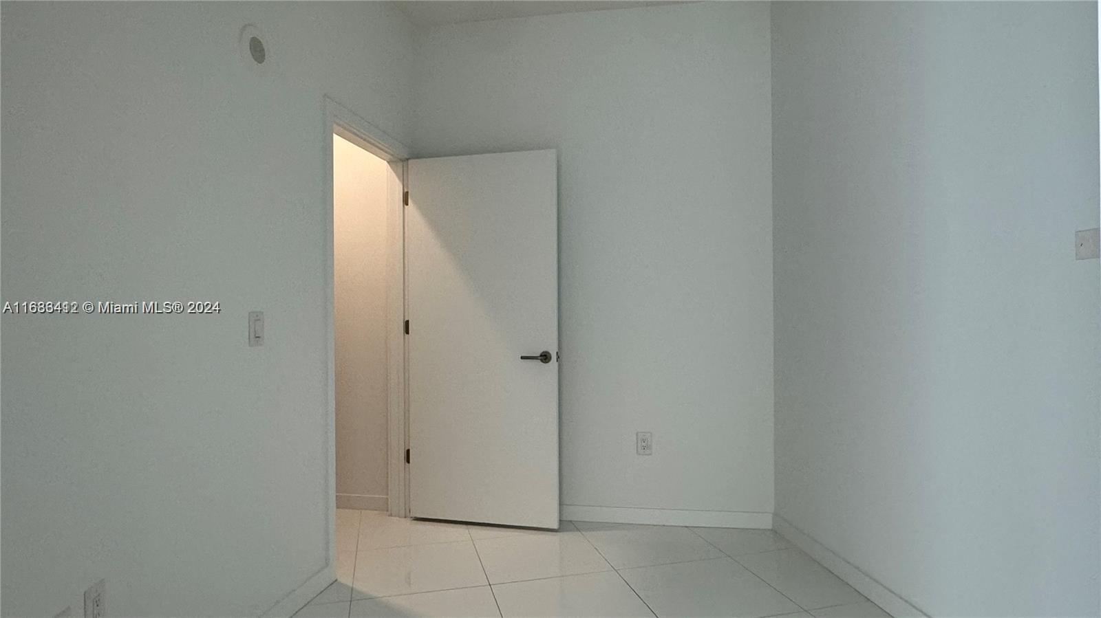 851 NE 1ST AV #3409, Miami FL 33132