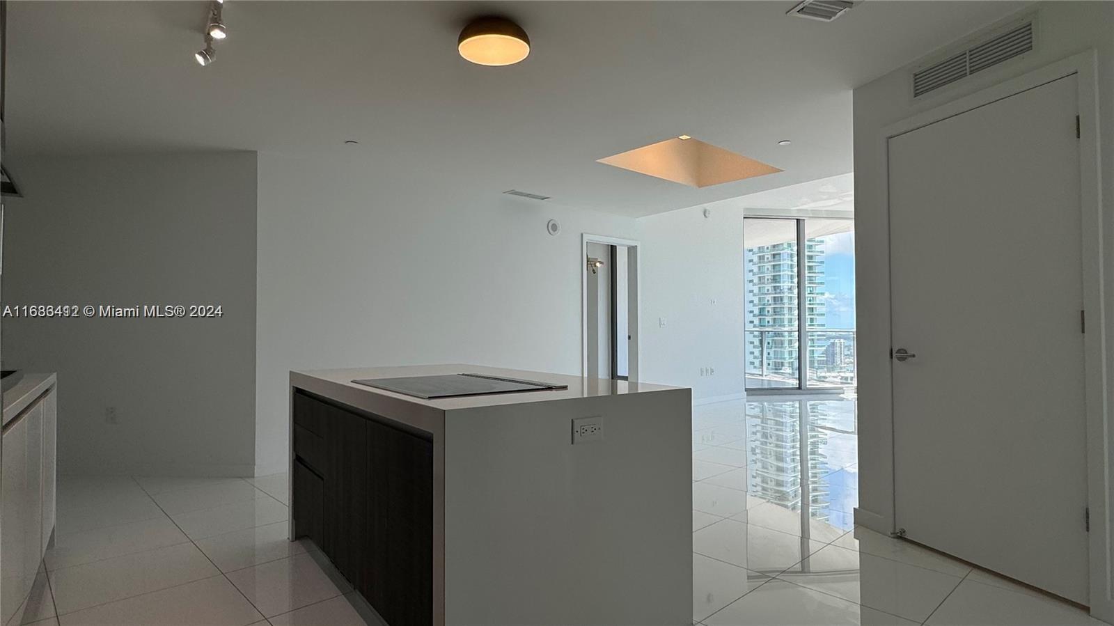 851 NE 1ST AV #3409, Miami FL 33132