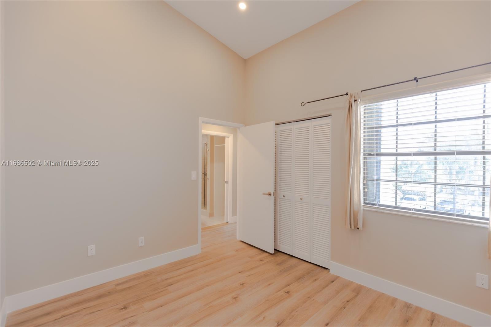 3525 Magellan Cir #626, Aventura, Florida image 23