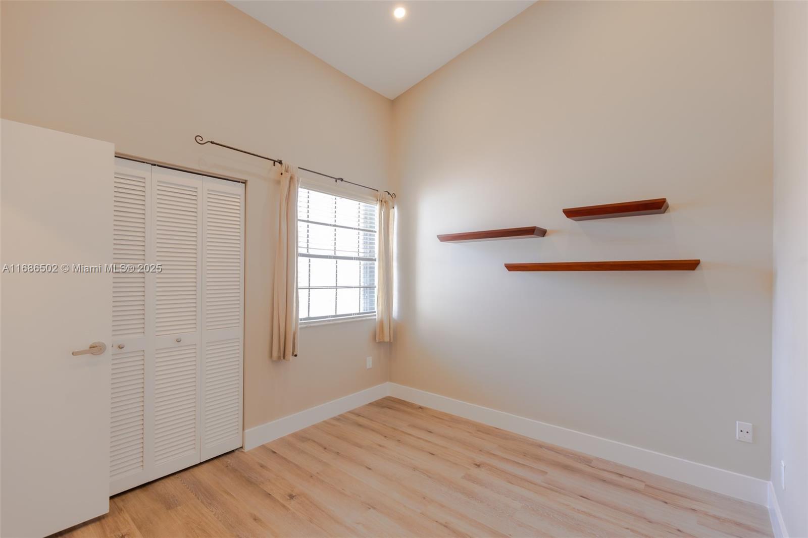3525 Magellan Cir #626, Aventura, Florida image 24