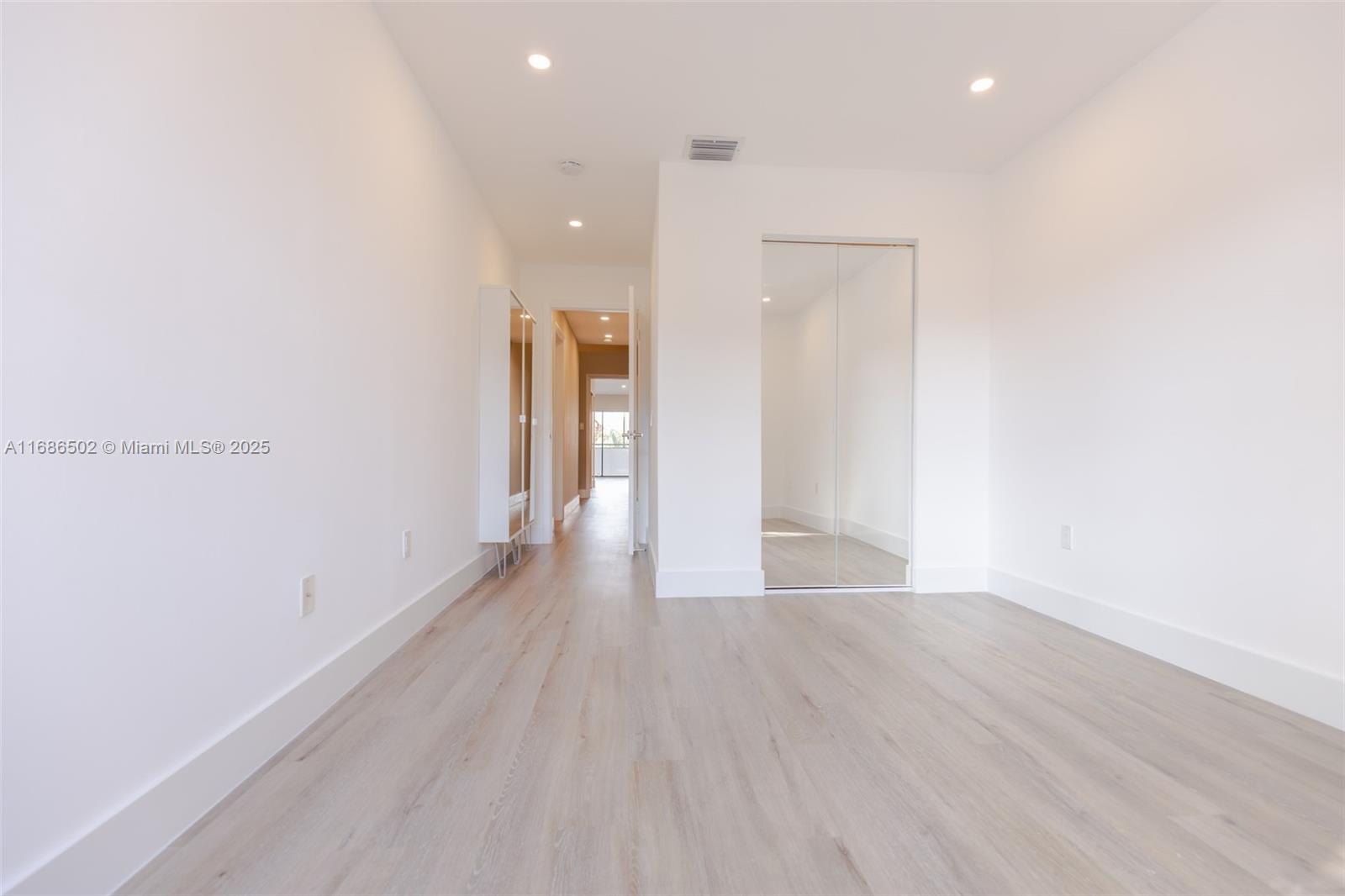 3525 Magellan Cir #626, Aventura, Florida image 27