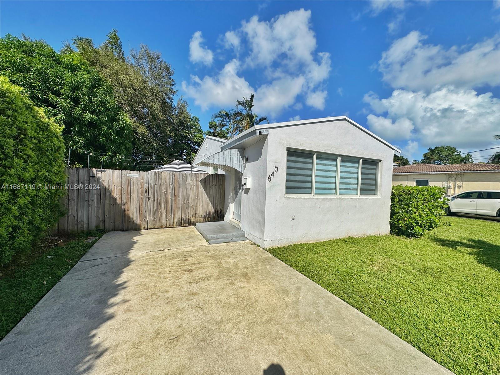 640 SW 6th St, Hallandale Beach, Florida image 2