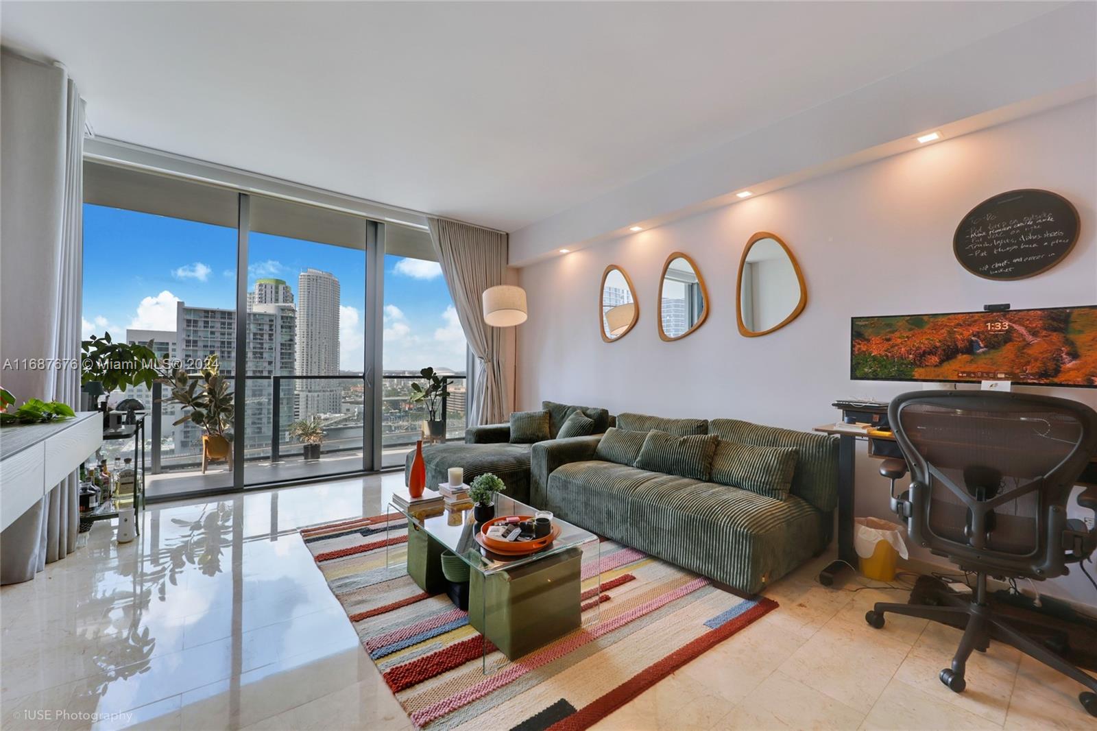 68 SE 6th St #1806, Miami, Florida image 2