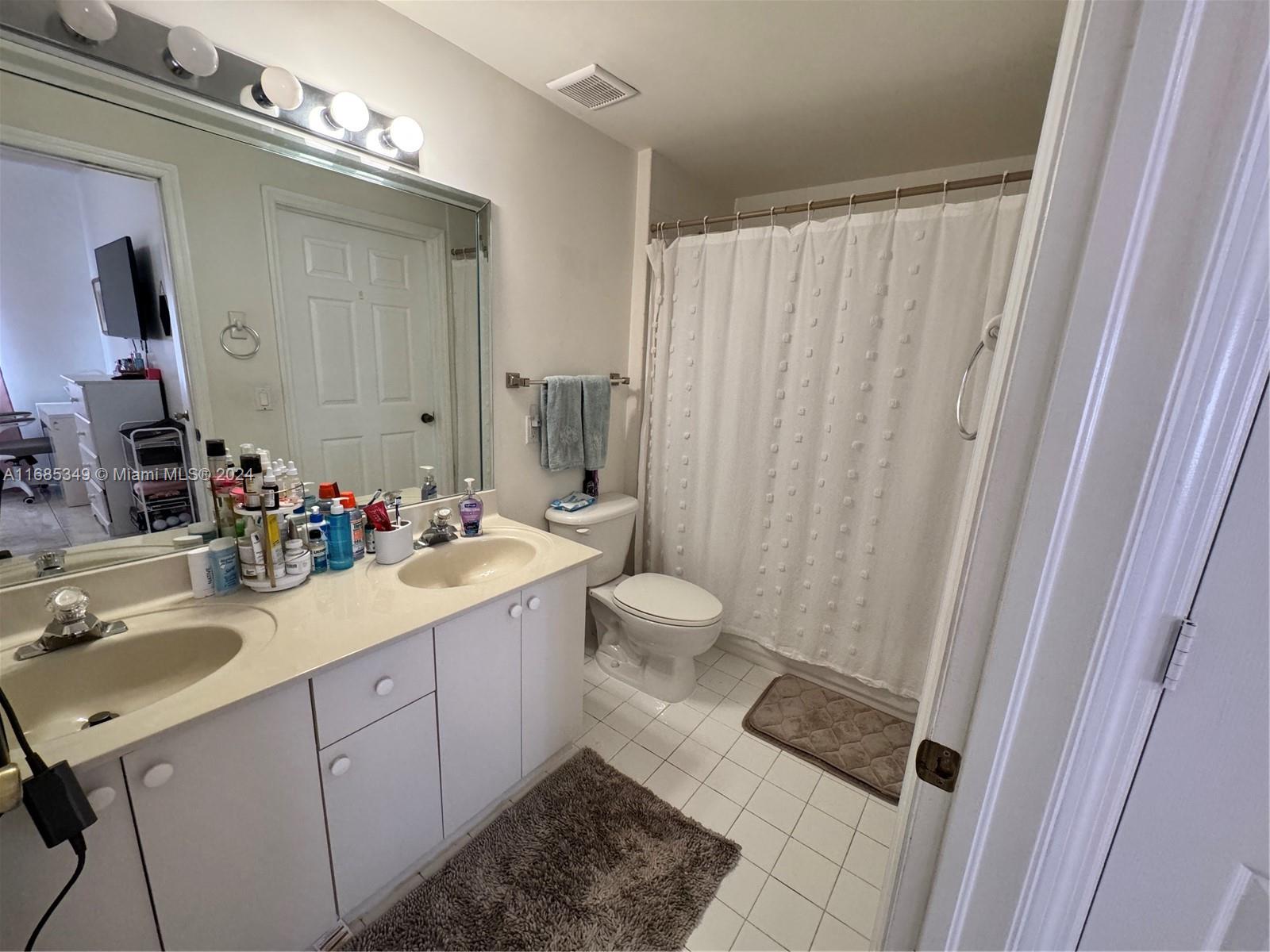 7085 Nova Dr #112, Davie, Florida image 13