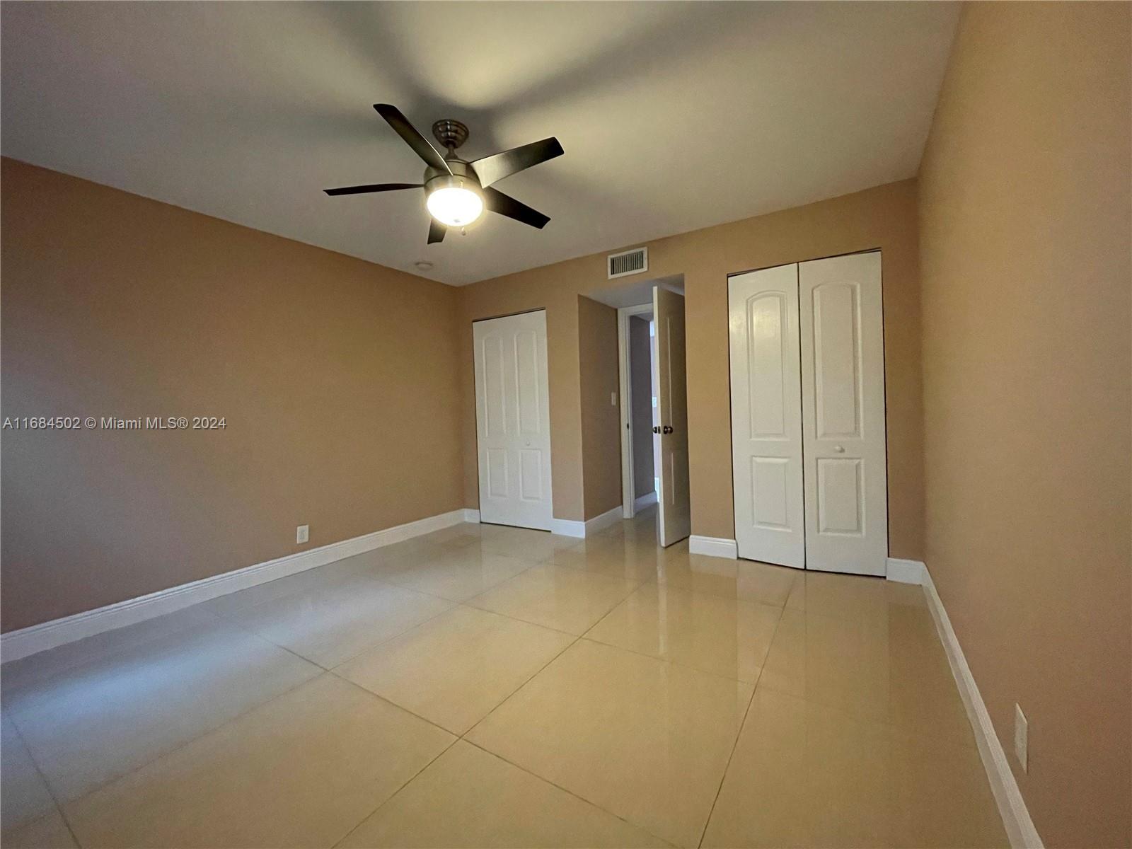 4848 NW 24th Ct #118, Lauderdale Lakes, Florida image 7