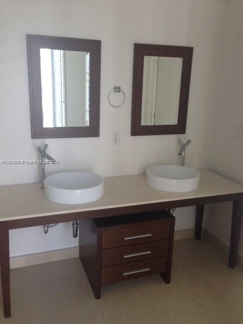 495 BRICKELL AV #3011, Miami FL 33131