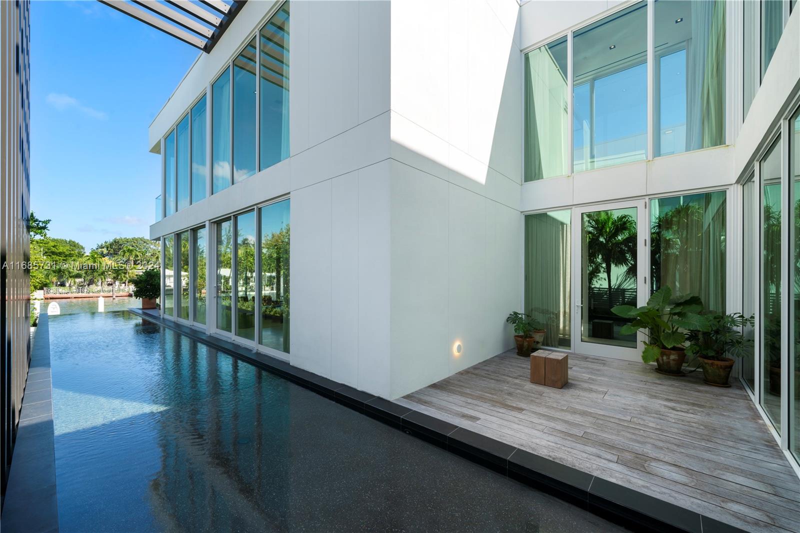 1041 W 48th St, Miami Beach, Florida image 3