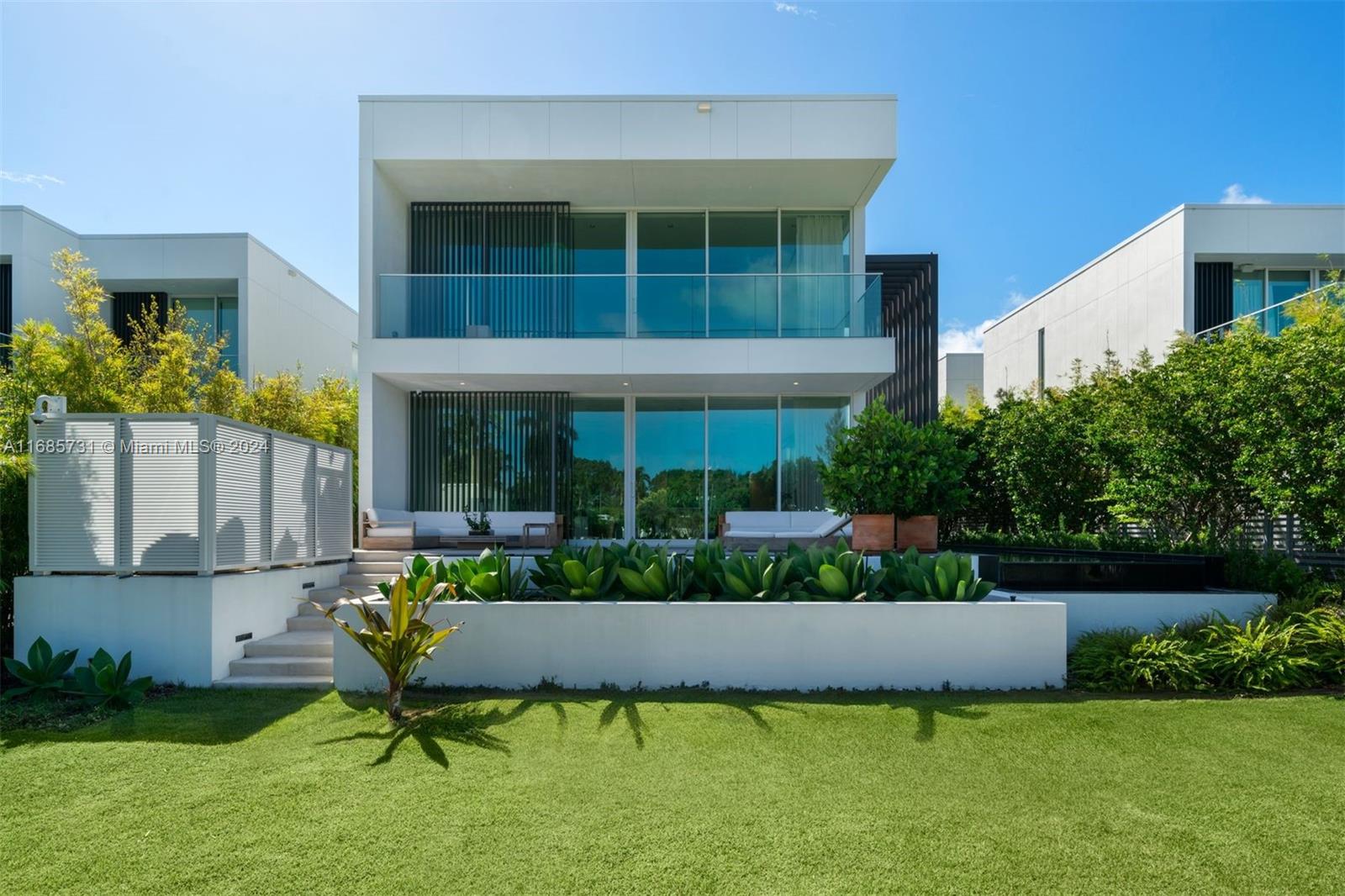 1041 W 48th St, Miami Beach, Florida image 30