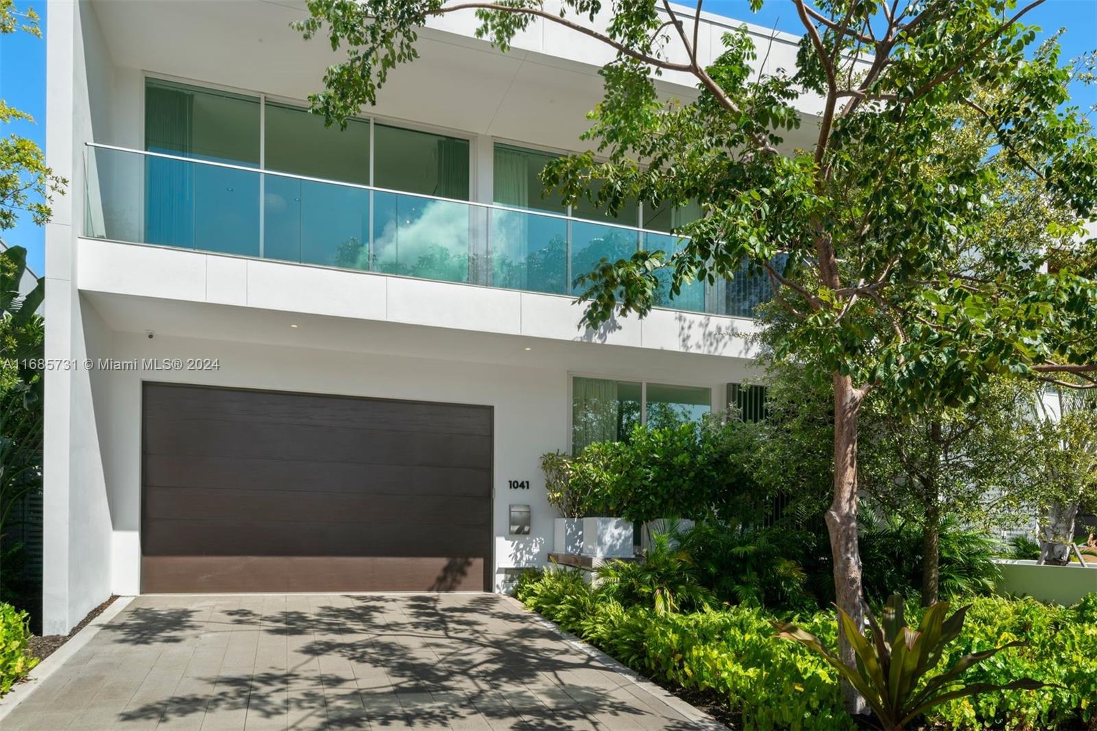 1041 W 48th St, Miami Beach, Florida image 34