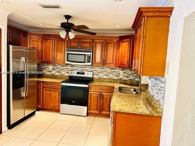 233 NW 42nd Ter, Plantation, Florida image 4