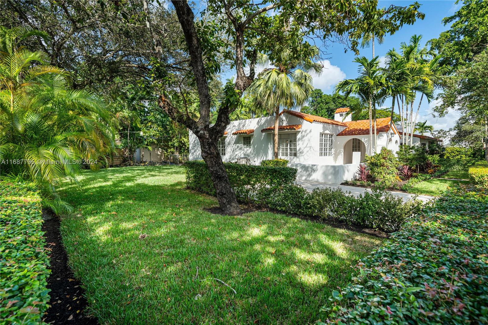 820 Lorca St, Coral Gables, Florida image 27