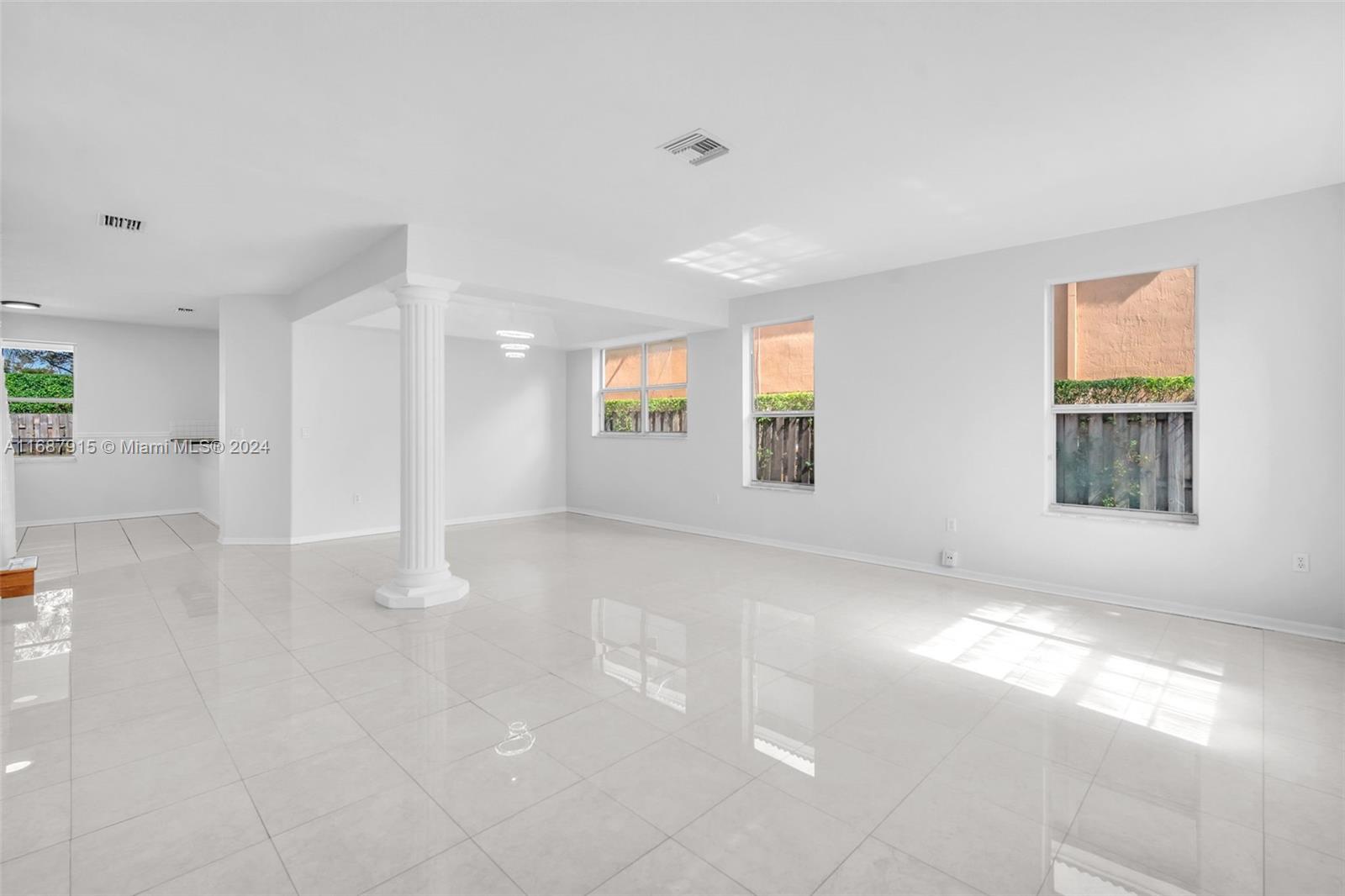 16405 Diamond Head Dr, Weston, Florida image 31