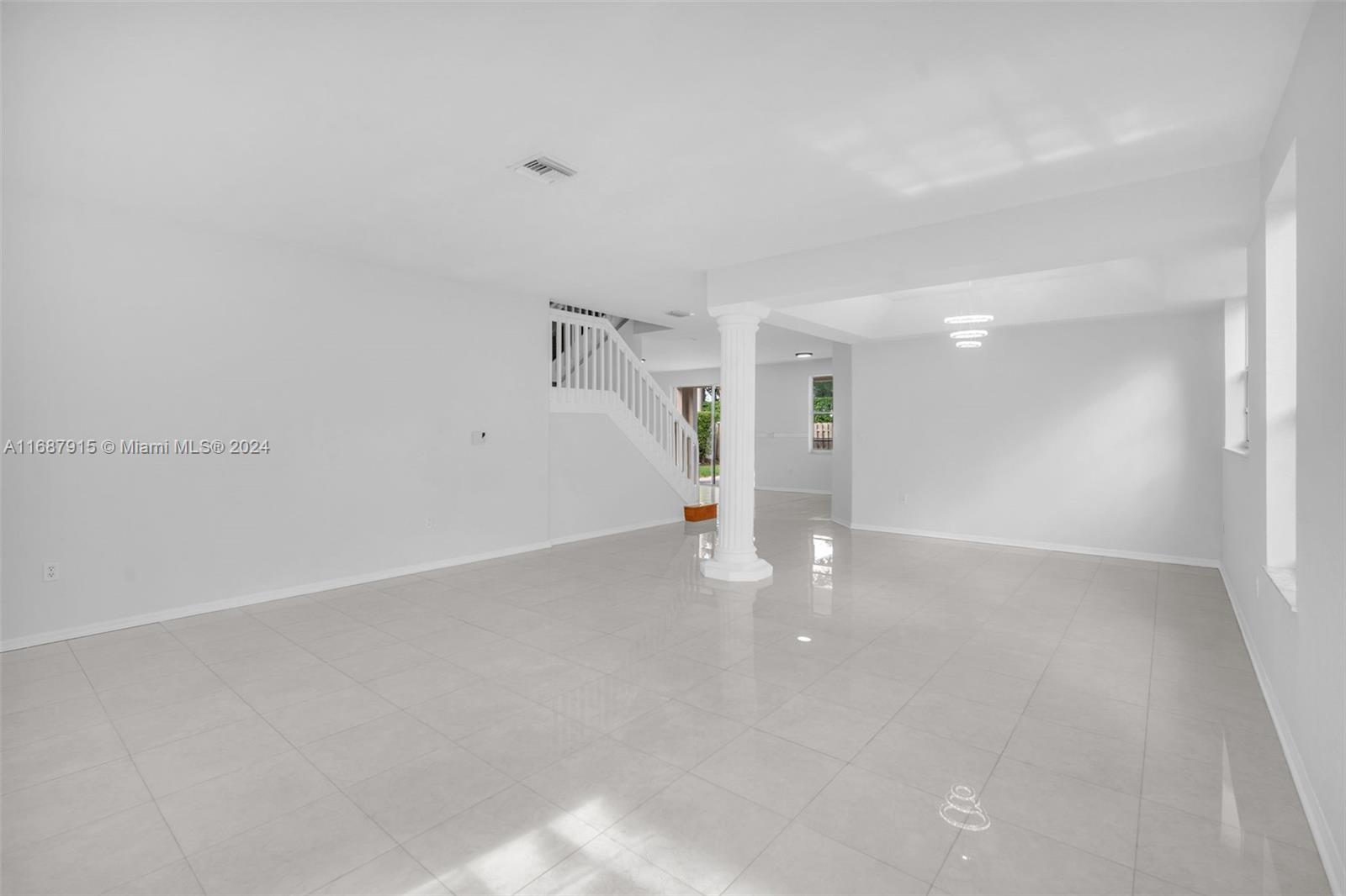 16405 Diamond Head Dr, Weston, Florida image 32