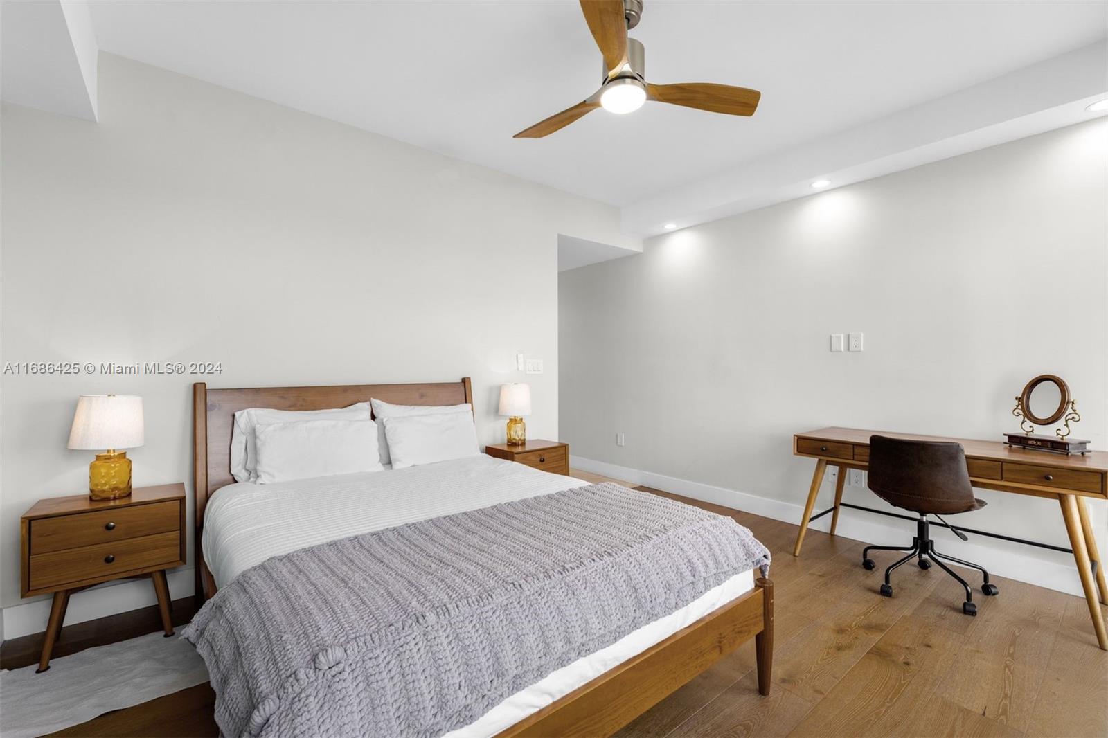 781 Crandon Blvd #1102, Key Biscayne FL 33149