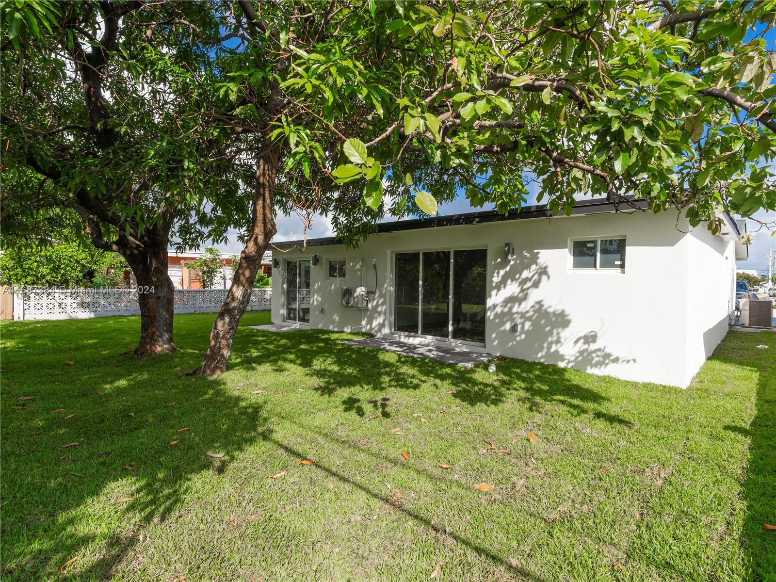 118 SE 9th Ct, Hialeah, Florida image 24