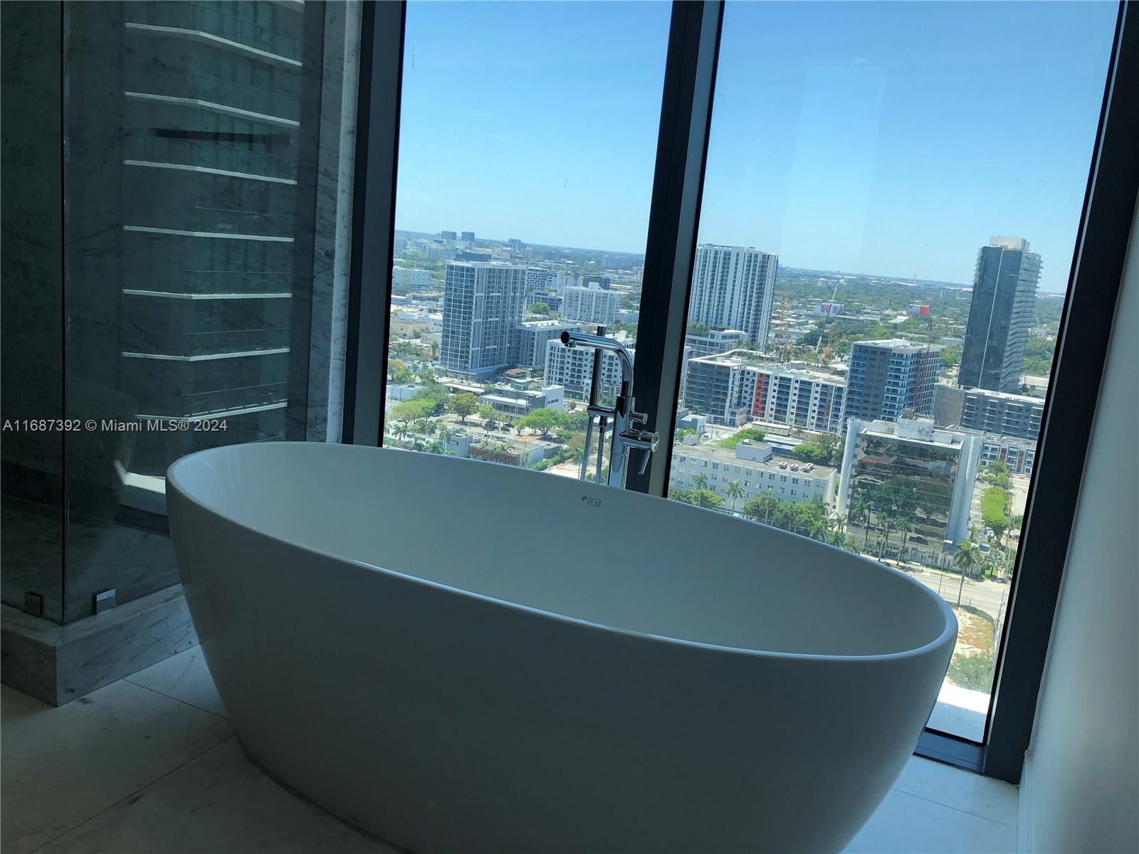 480 NE 31 #2707, Miami FL 33137