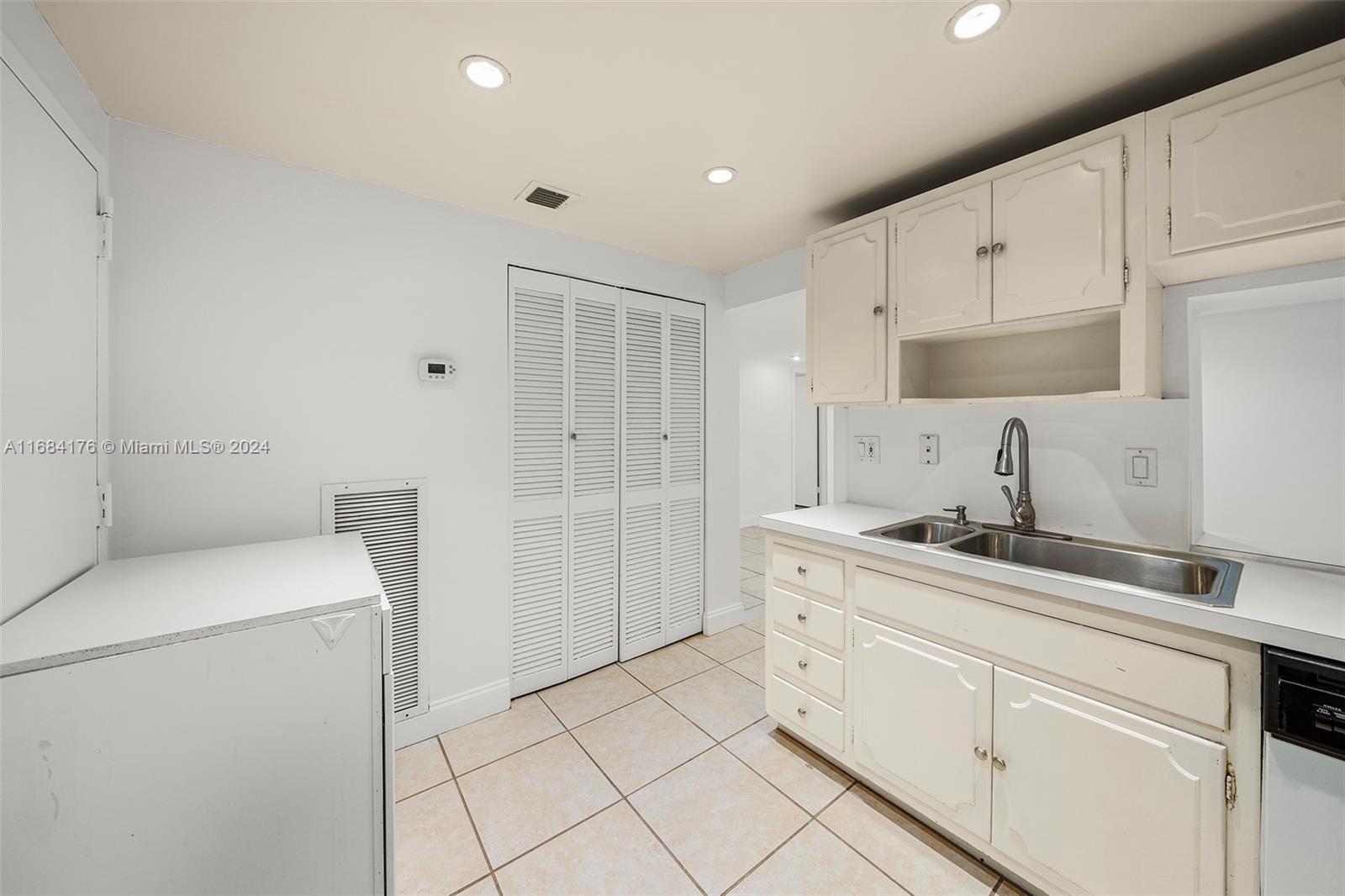 812 Briny Ave #3D, Pompano Beach, Florida image 13