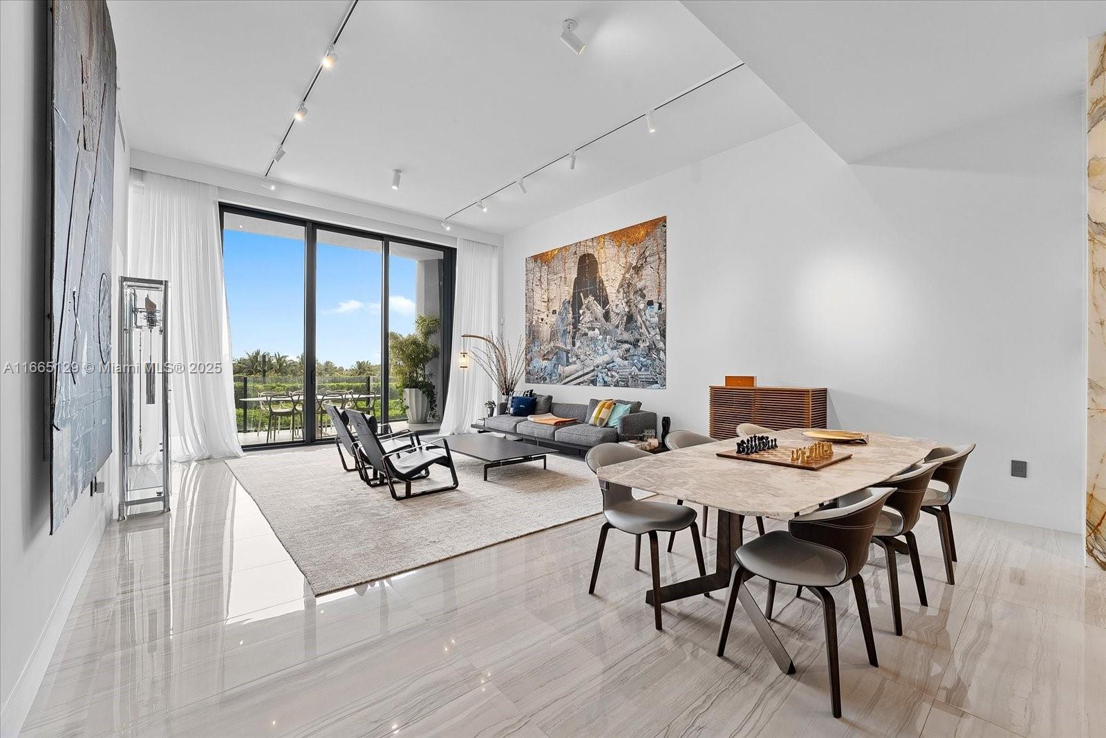 Condo for Sale in Miami, FL