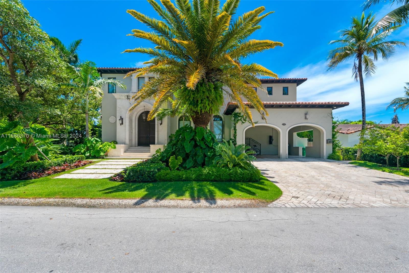 250 Buttonwood Drive, Key Biscayne, Florida image 1