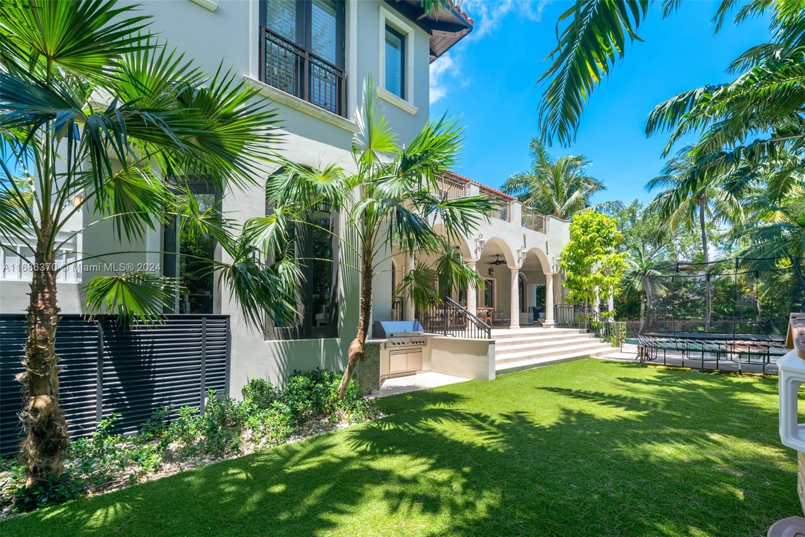 250 Buttonwood Drive, Key Biscayne, Florida image 32