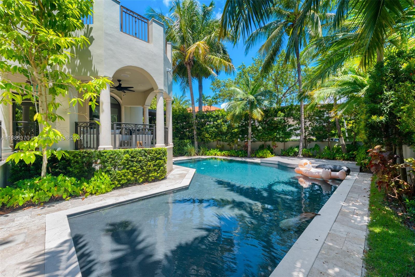 250 Buttonwood Drive, Key Biscayne, Florida image 36