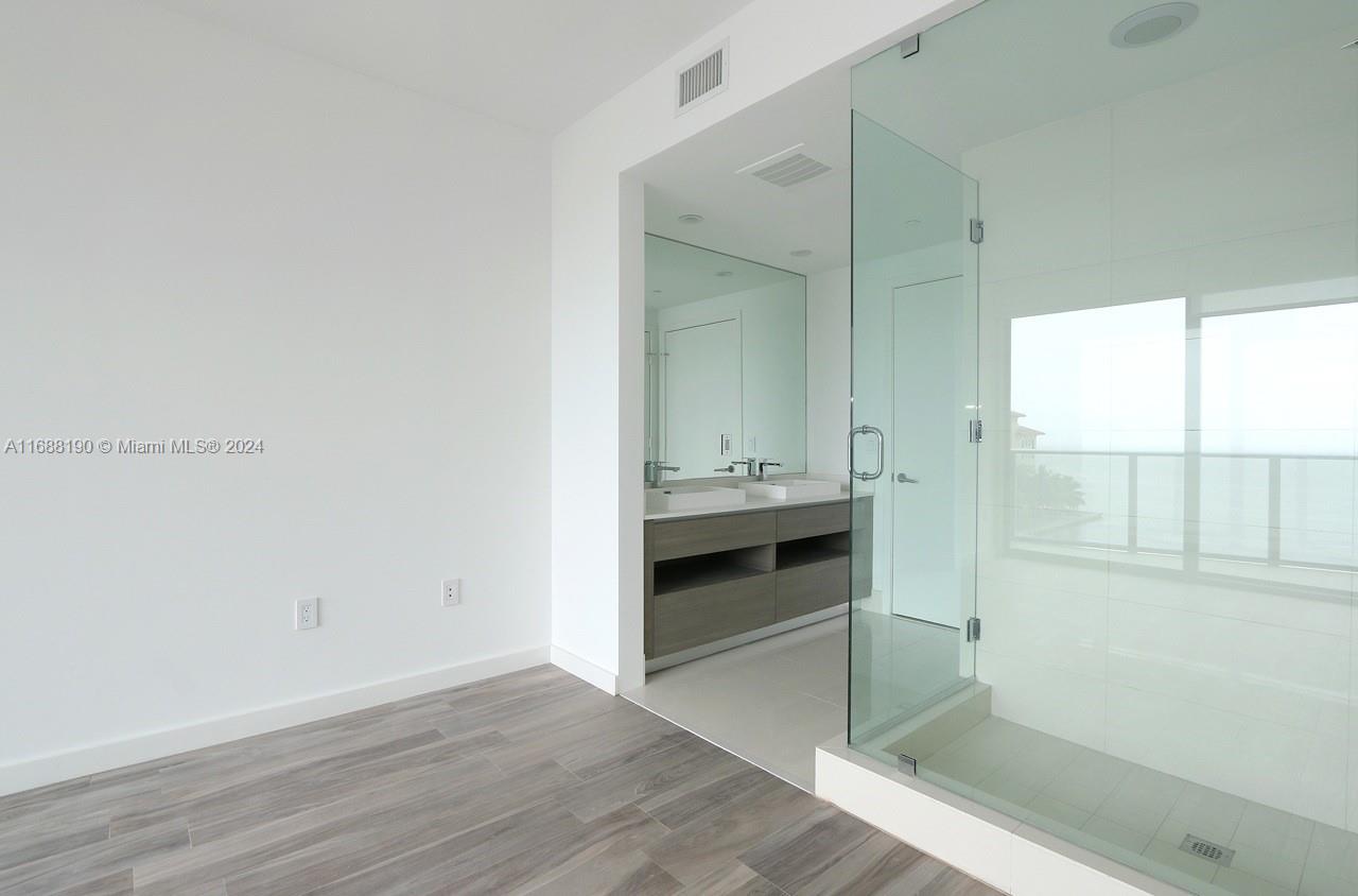460 NE 28th St #504, Miami FL 33137
