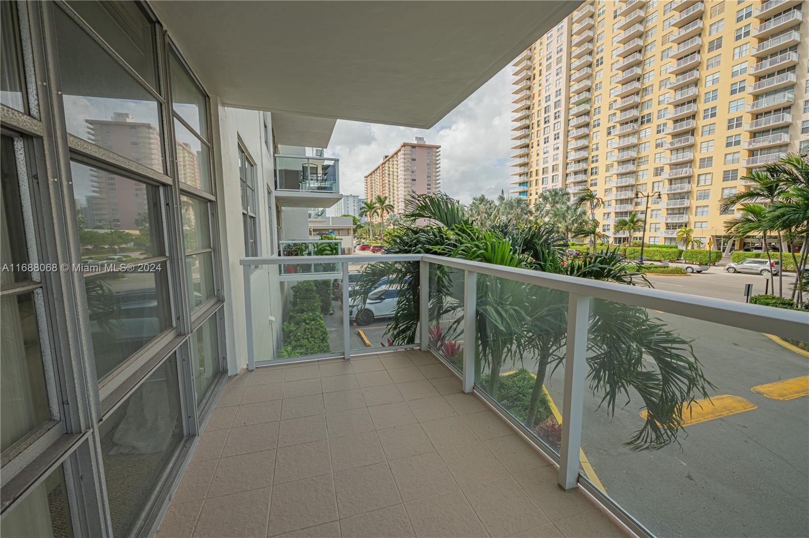 Listing Photo 10
